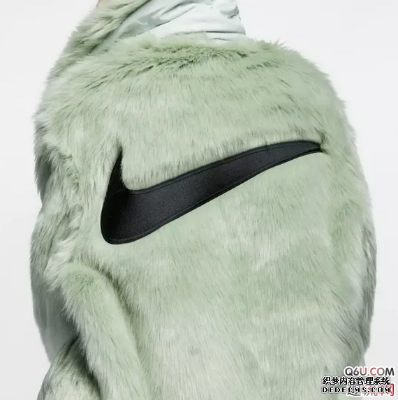 Nike大LOGO外套Ambush联名实物欣赏 Nike联名Ambush大衣现在还能入手吗